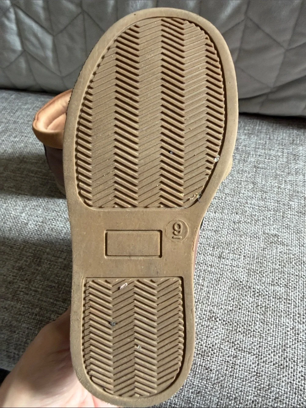 Kids High-Top Velcro Sneakers in Brown